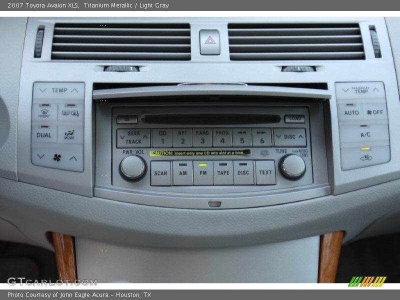 Audio System of 2007 Avalon XLS