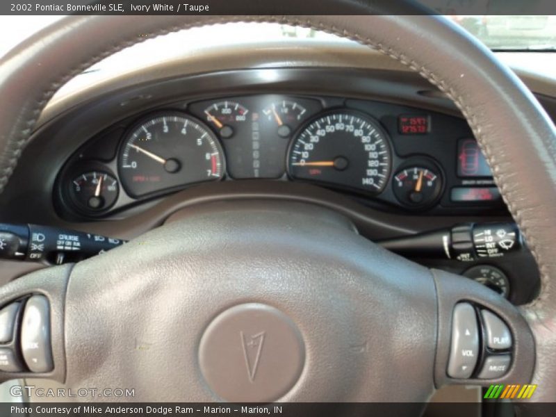 Ivory White / Taupe 2002 Pontiac Bonneville SLE