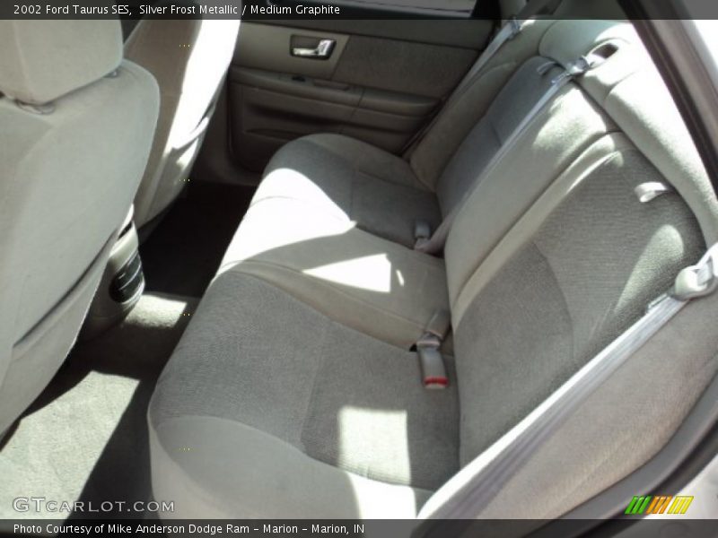 Silver Frost Metallic / Medium Graphite 2002 Ford Taurus SES