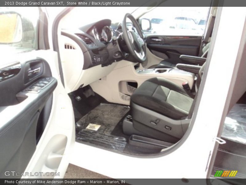 Stone White / Black/Light Graystone 2013 Dodge Grand Caravan SXT