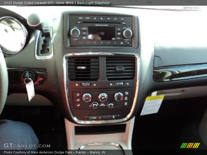 Stone White / Black/Light Graystone 2013 Dodge Grand Caravan SXT