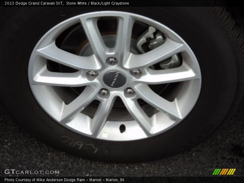 Stone White / Black/Light Graystone 2013 Dodge Grand Caravan SXT