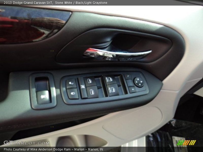 Stone White / Black/Light Graystone 2013 Dodge Grand Caravan SXT