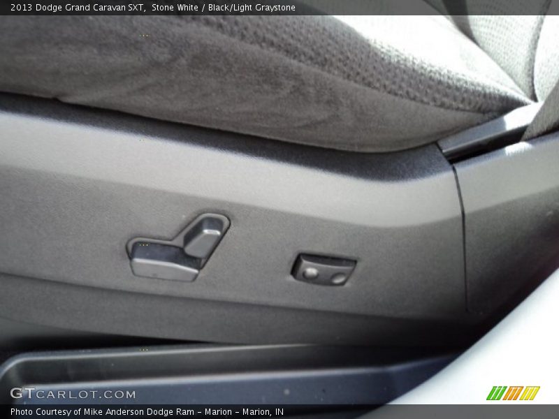 Stone White / Black/Light Graystone 2013 Dodge Grand Caravan SXT