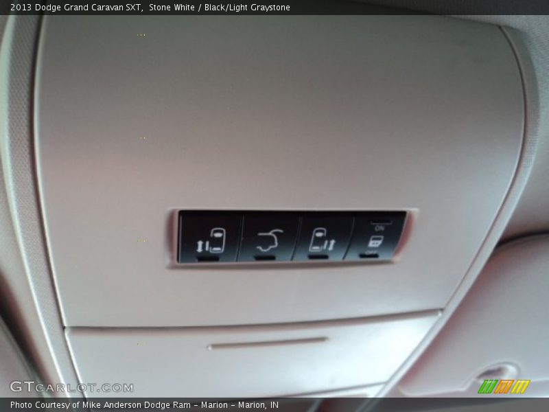 Stone White / Black/Light Graystone 2013 Dodge Grand Caravan SXT
