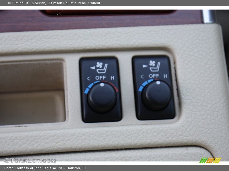 Controls of 2007 M 35 Sedan
