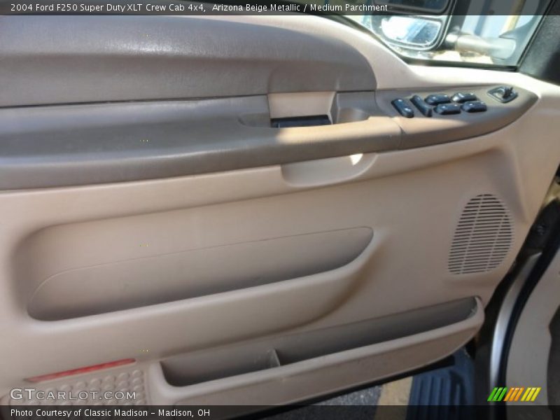 Arizona Beige Metallic / Medium Parchment 2004 Ford F250 Super Duty XLT Crew Cab 4x4