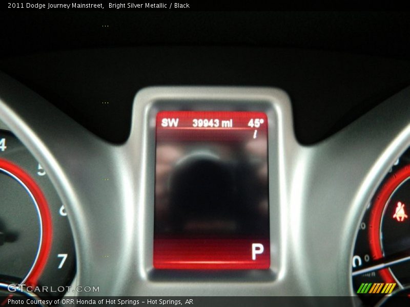 Bright Silver Metallic / Black 2011 Dodge Journey Mainstreet
