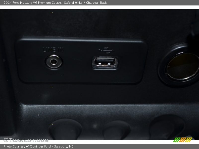 Controls of 2014 Mustang V6 Premium Coupe