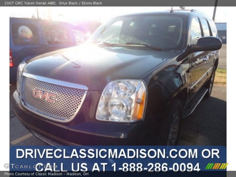 Onyx Black / Ebony Black 2007 GMC Yukon Denali AWD