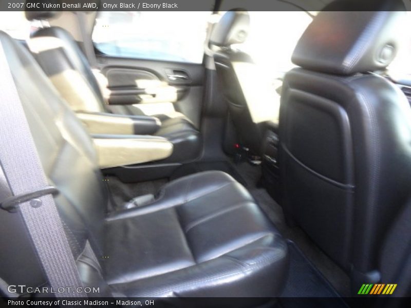 Onyx Black / Ebony Black 2007 GMC Yukon Denali AWD