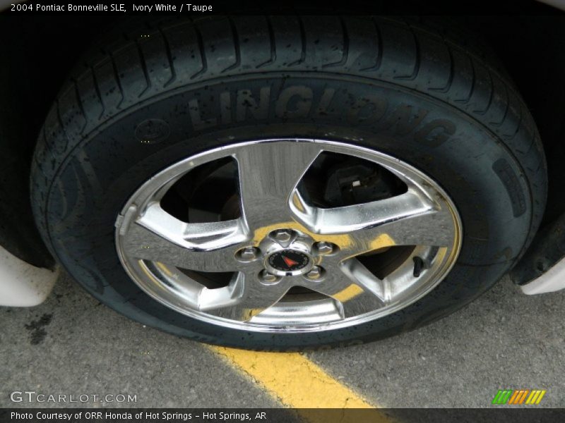 Ivory White / Taupe 2004 Pontiac Bonneville SLE