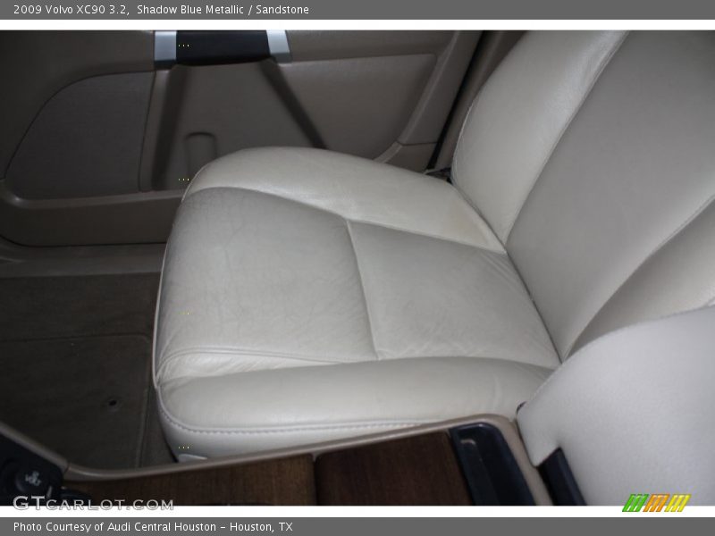 Shadow Blue Metallic / Sandstone 2009 Volvo XC90 3.2