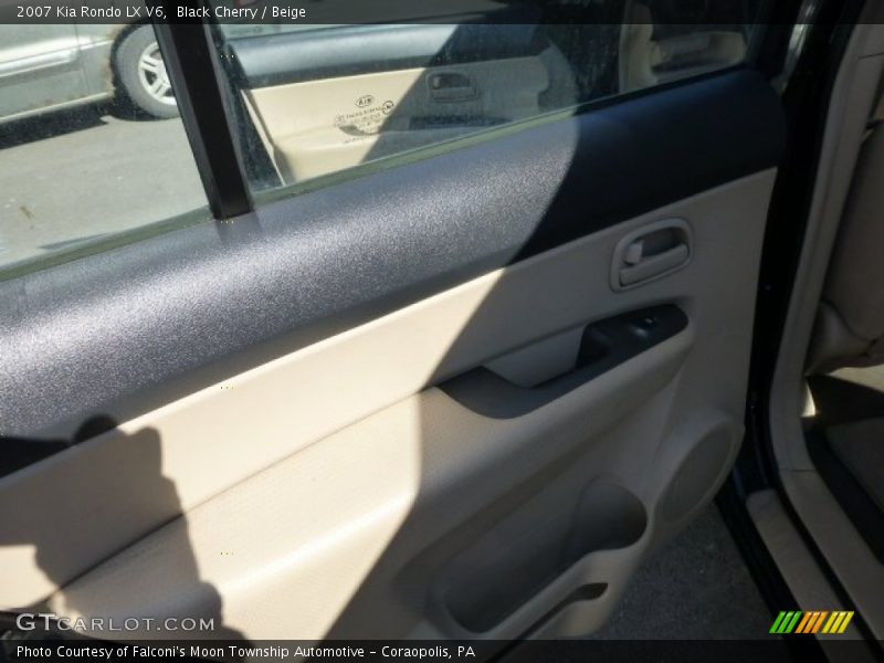 Black Cherry / Beige 2007 Kia Rondo LX V6