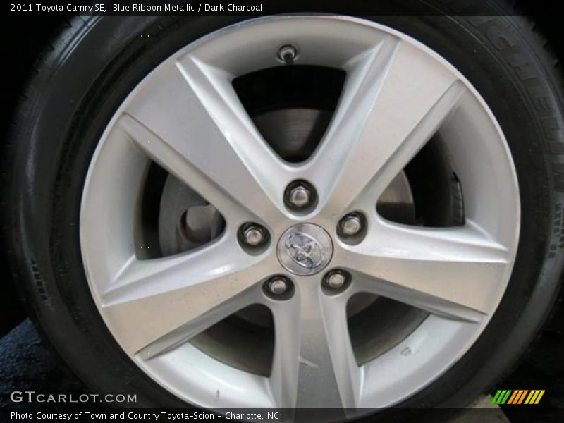 Blue Ribbon Metallic / Dark Charcoal 2011 Toyota Camry SE
