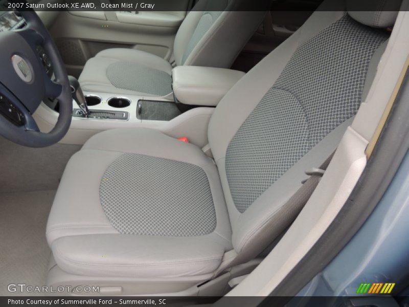 Front Seat of 2007 Outlook XE AWD