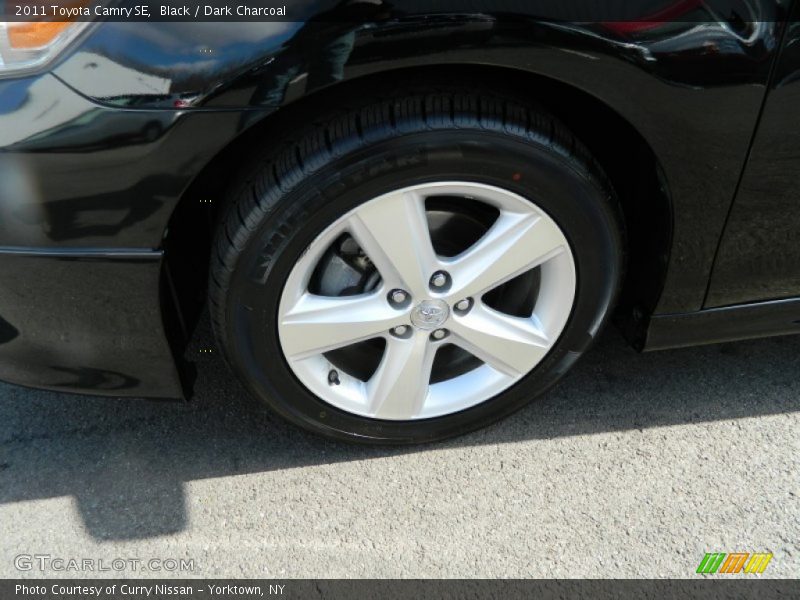 Black / Dark Charcoal 2011 Toyota Camry SE