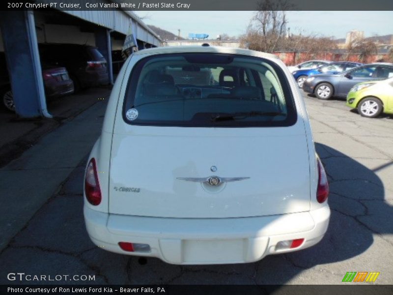 Cool Vanilla White / Pastel Slate Gray 2007 Chrysler PT Cruiser