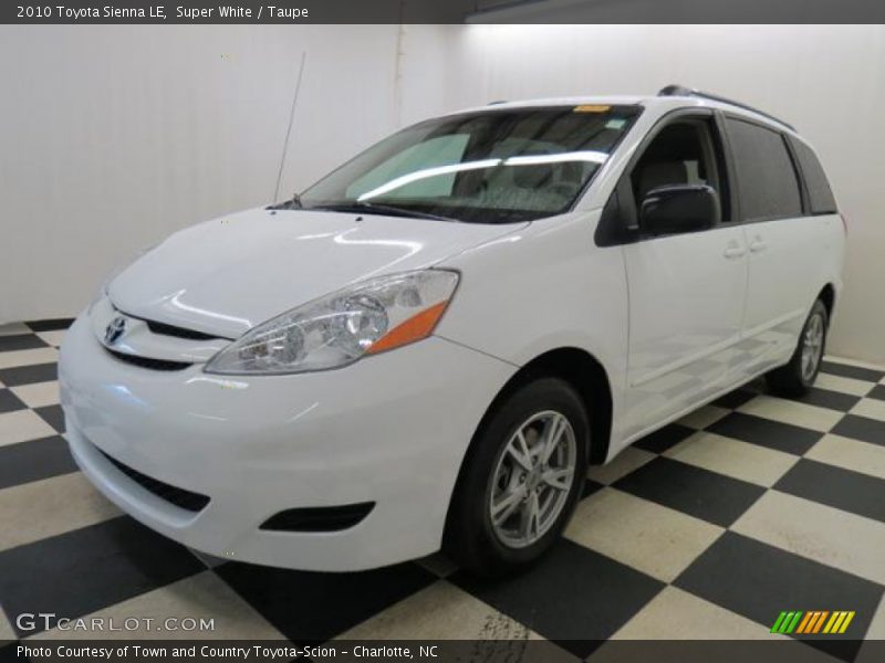 Super White / Taupe 2010 Toyota Sienna LE