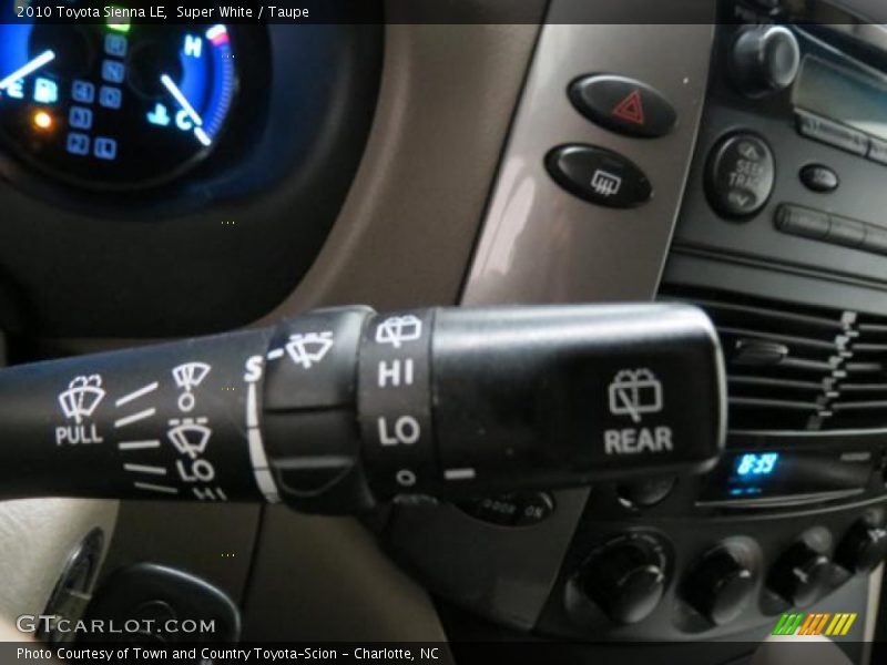 Super White / Taupe 2010 Toyota Sienna LE