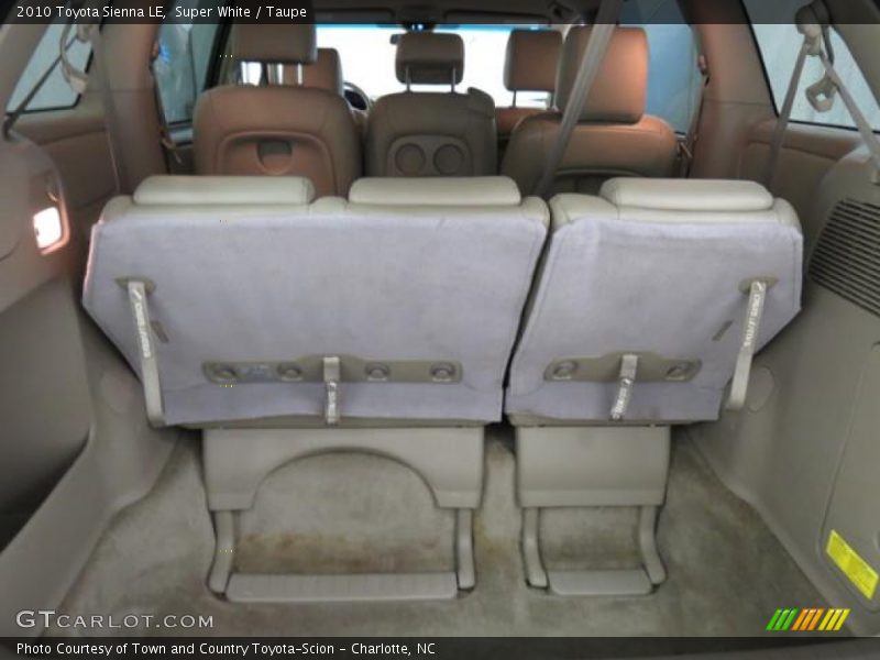 Super White / Taupe 2010 Toyota Sienna LE