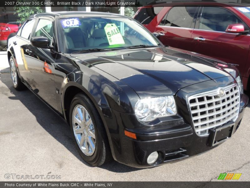 Front 3/4 View of 2007 300 C HEMI