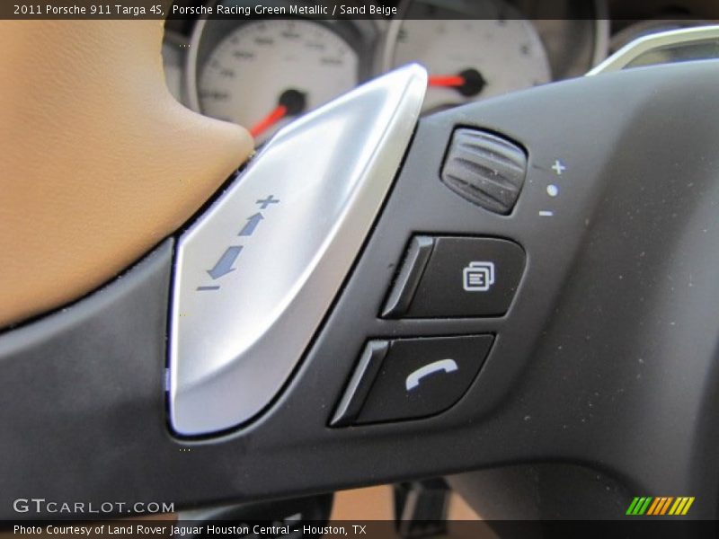 Controls of 2011 911 Targa 4S