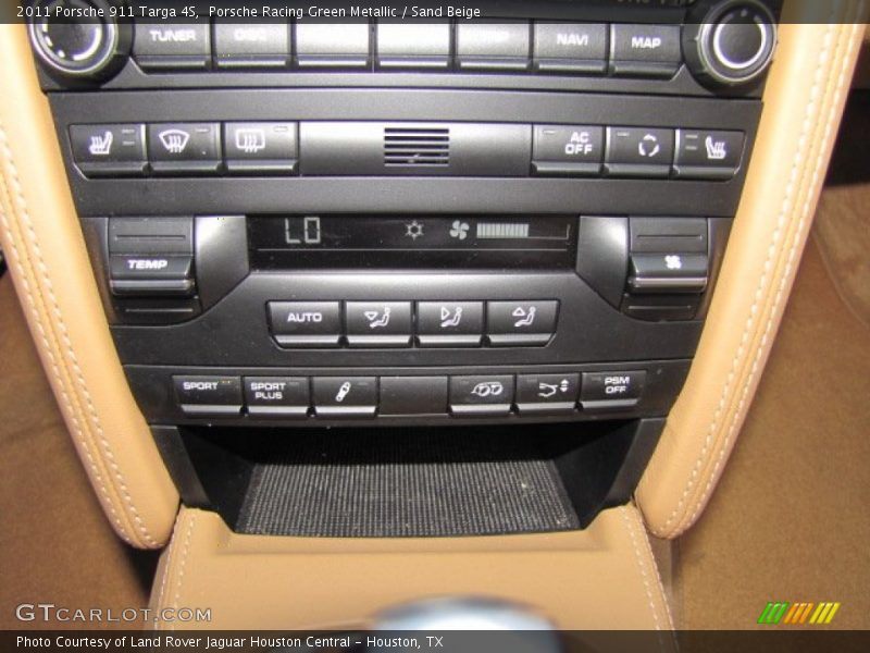 Controls of 2011 911 Targa 4S