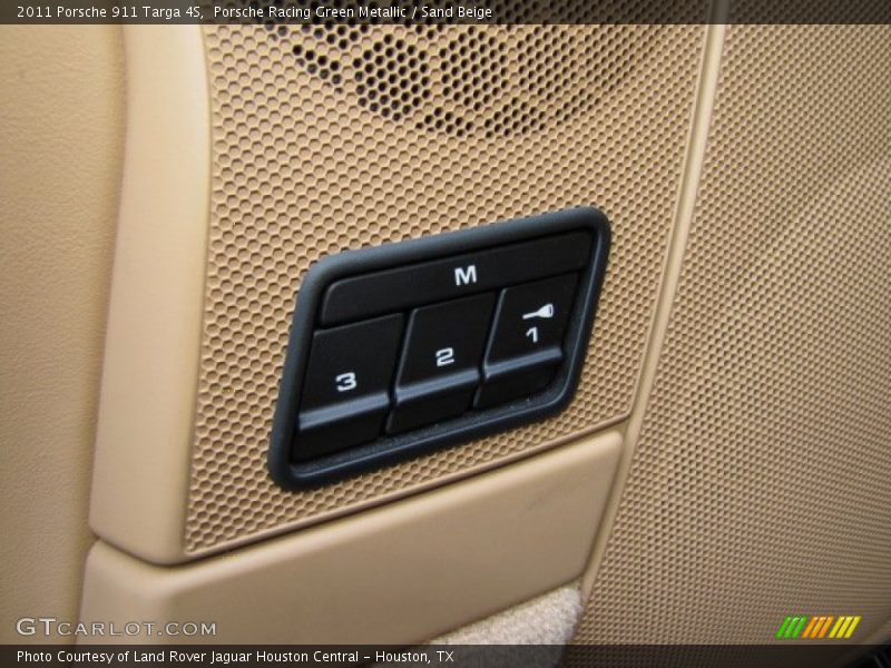 Controls of 2011 911 Targa 4S