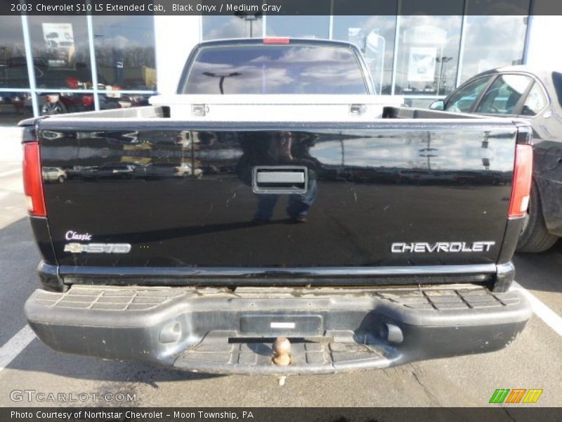Black Onyx / Medium Gray 2003 Chevrolet S10 LS Extended Cab
