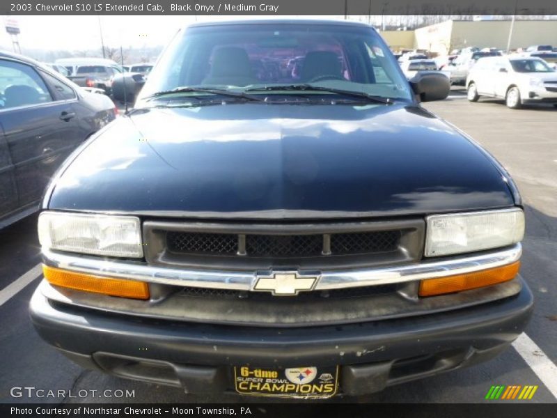 Black Onyx / Medium Gray 2003 Chevrolet S10 LS Extended Cab