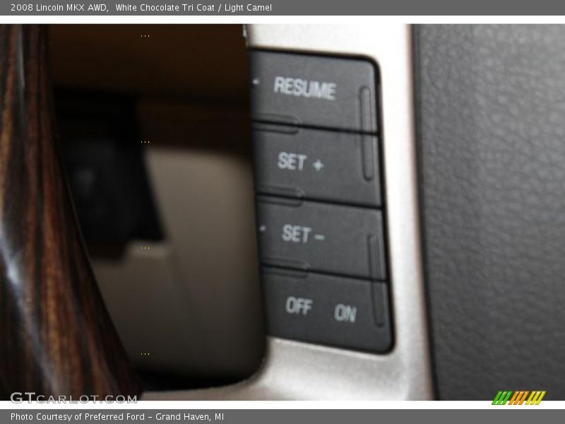 White Chocolate Tri Coat / Light Camel 2008 Lincoln MKX AWD