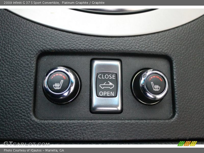 Controls of 2009 G 37 S Sport Convertible
