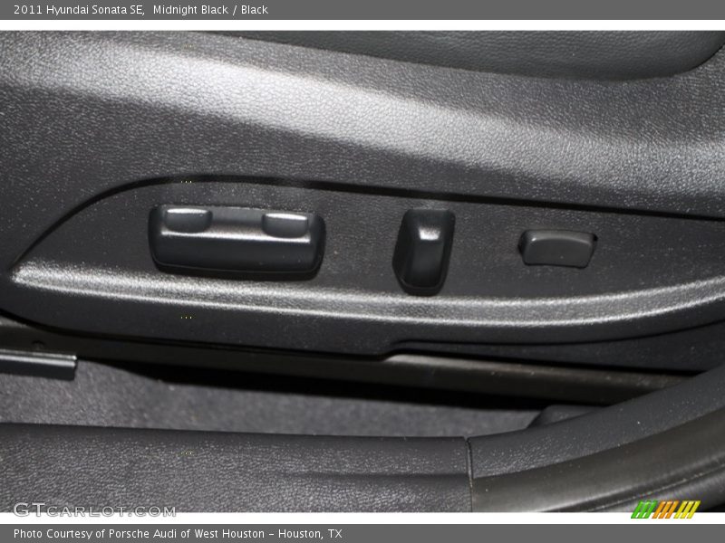 Midnight Black / Black 2011 Hyundai Sonata SE