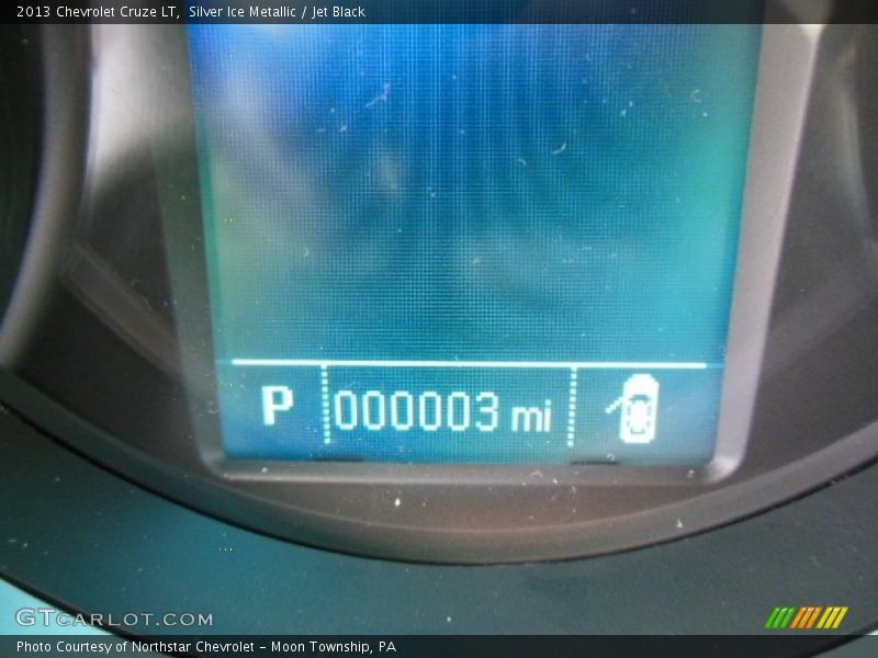 Silver Ice Metallic / Jet Black 2013 Chevrolet Cruze LT