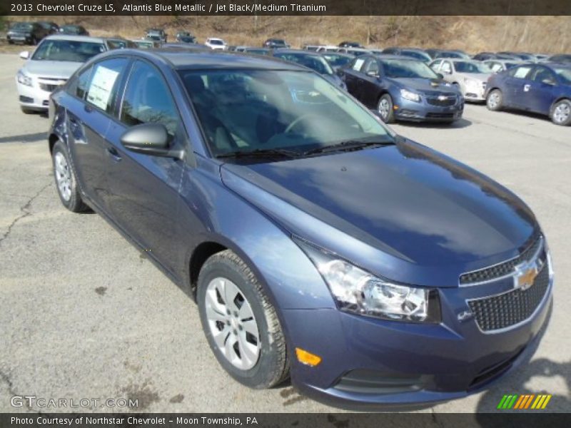 Front 3/4 View of 2013 Cruze LS