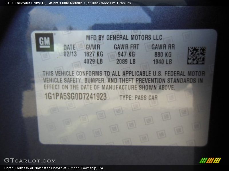 Atlantis Blue Metallic / Jet Black/Medium Titanium 2013 Chevrolet Cruze LS