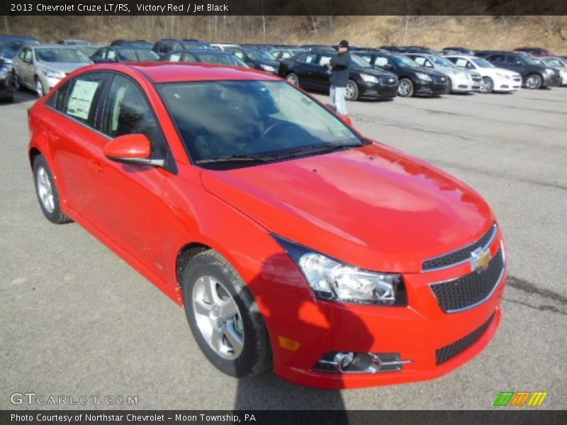 Victory Red / Jet Black 2013 Chevrolet Cruze LT/RS