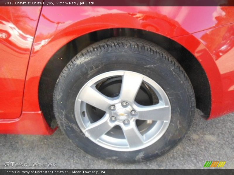 Victory Red / Jet Black 2013 Chevrolet Cruze LT/RS