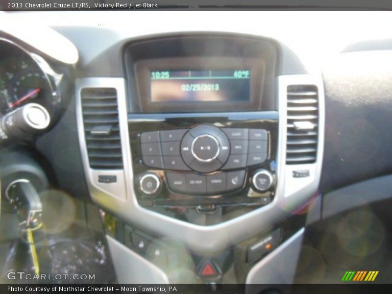 Victory Red / Jet Black 2013 Chevrolet Cruze LT/RS