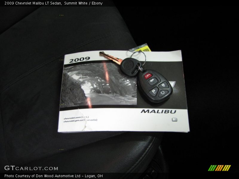 Summit White / Ebony 2009 Chevrolet Malibu LT Sedan