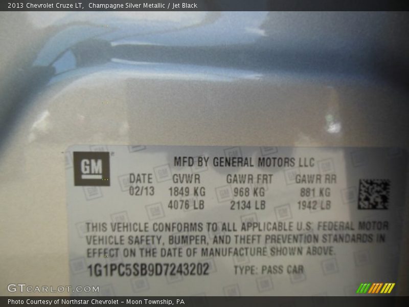 Champagne Silver Metallic / Jet Black 2013 Chevrolet Cruze LT