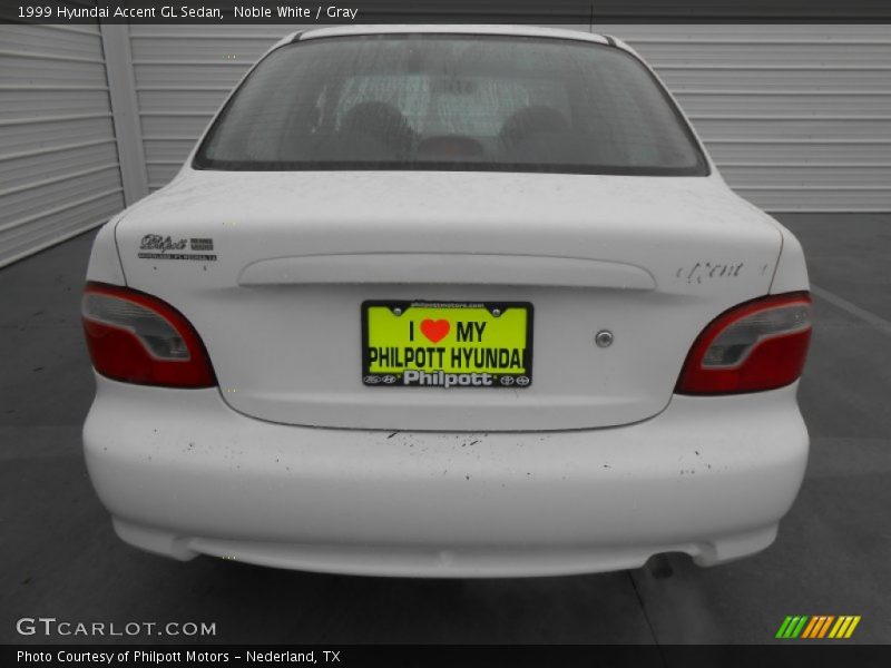 Noble White / Gray 1999 Hyundai Accent GL Sedan