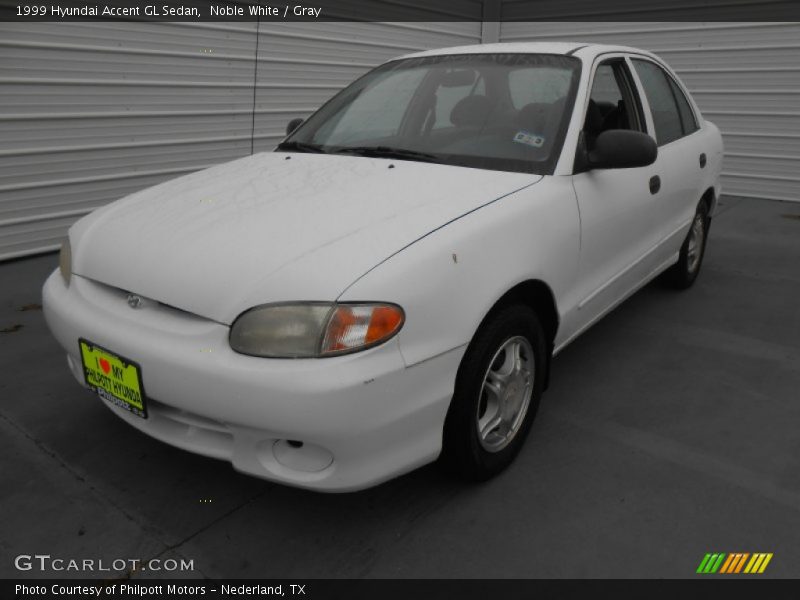 Noble White / Gray 1999 Hyundai Accent GL Sedan
