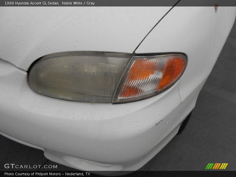 Noble White / Gray 1999 Hyundai Accent GL Sedan