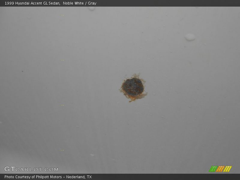 Noble White / Gray 1999 Hyundai Accent GL Sedan