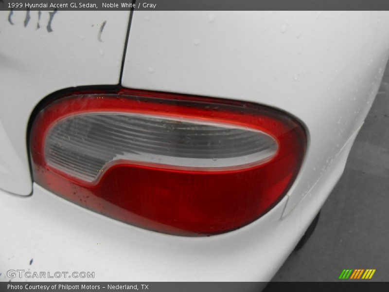 Noble White / Gray 1999 Hyundai Accent GL Sedan