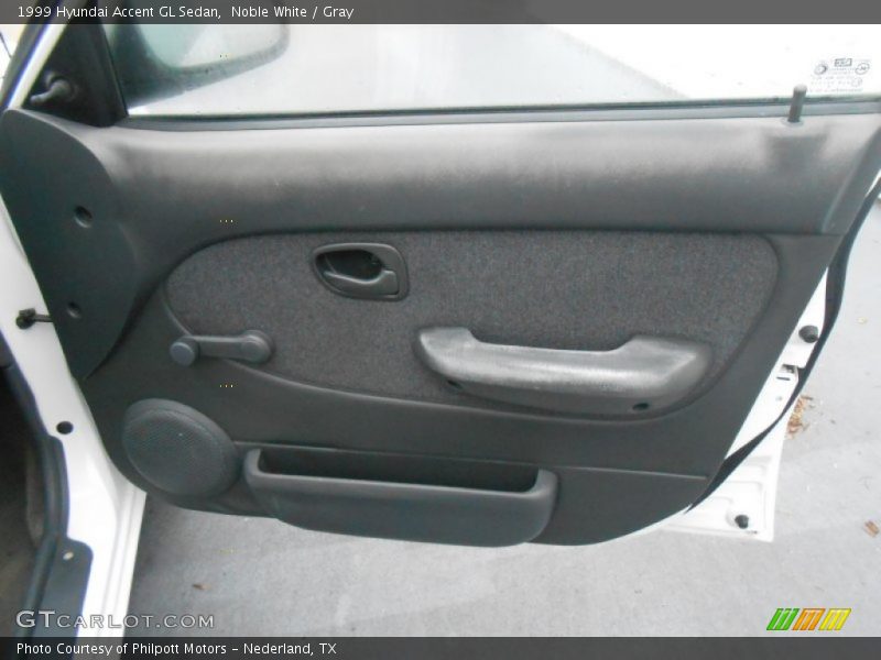 Noble White / Gray 1999 Hyundai Accent GL Sedan