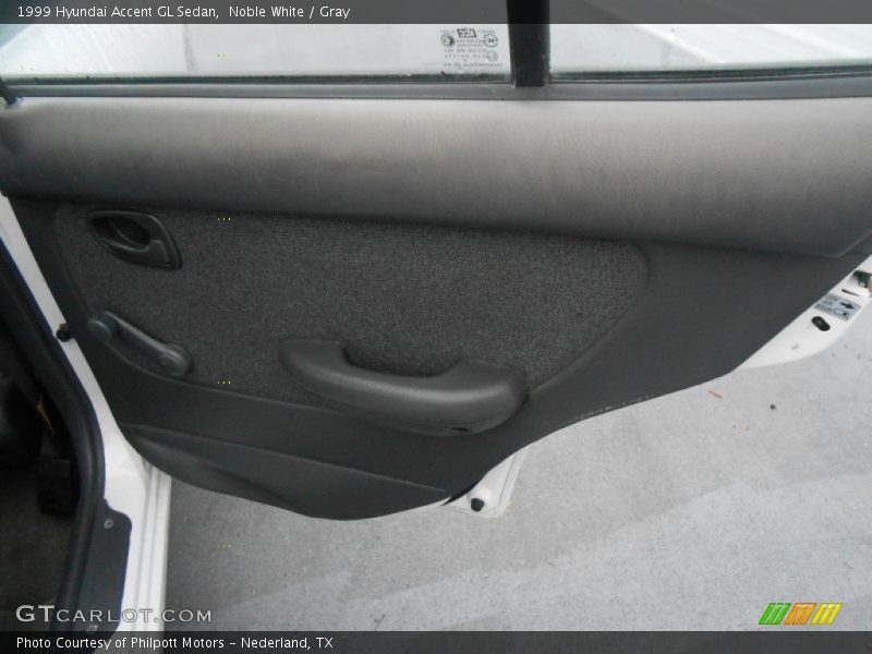 Noble White / Gray 1999 Hyundai Accent GL Sedan