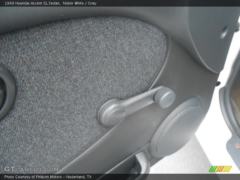 Noble White / Gray 1999 Hyundai Accent GL Sedan